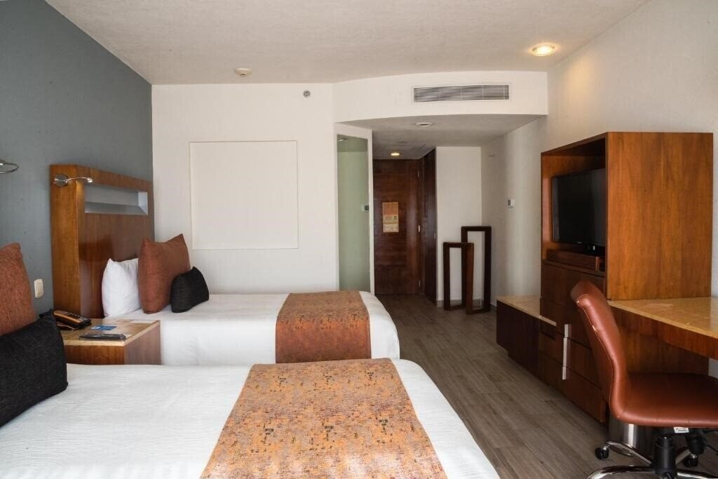 Фотография Real Inn Guadalajara Centro 4*
