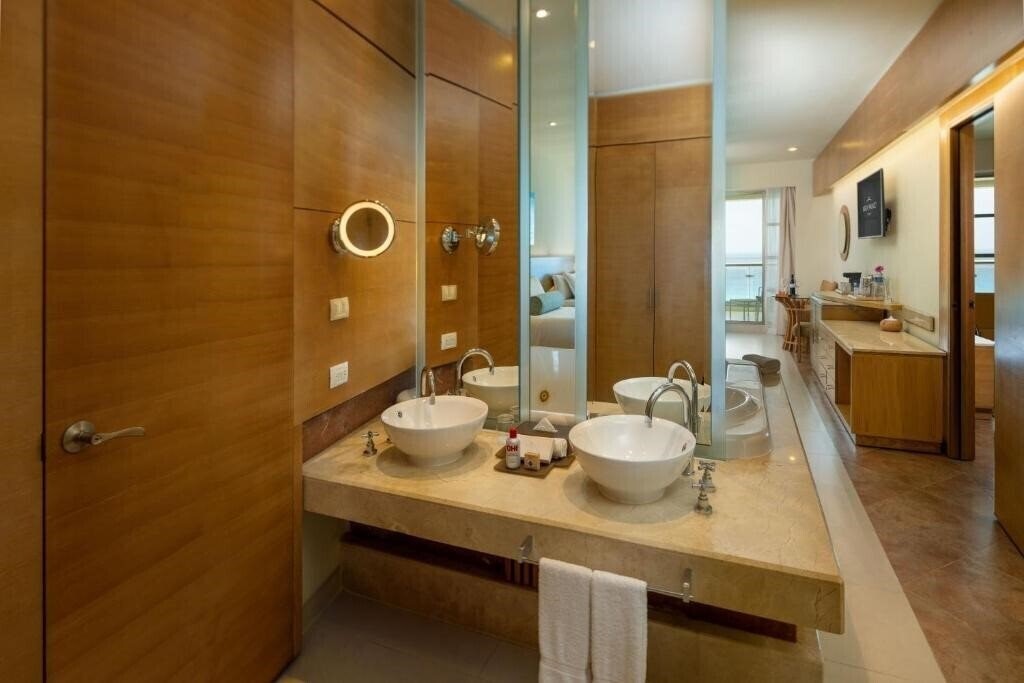 Фотография Beach Palace 5*