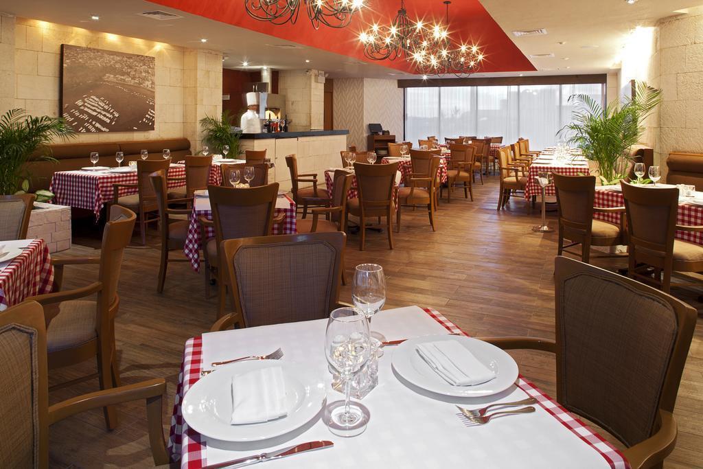 Фото Emporio Hotel & Suites Cancun 4*