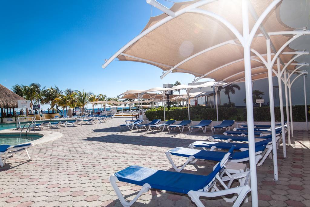 Отель Aquamarina Beach 3*