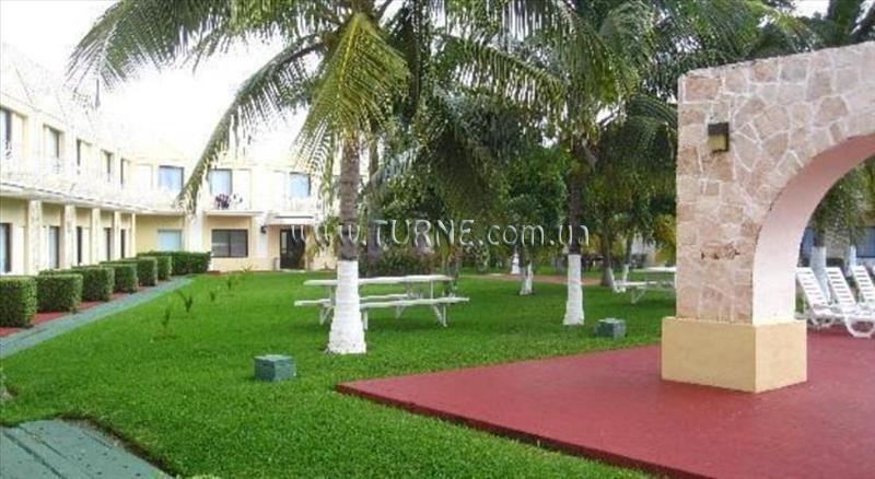 Отель Holiday Inn Express 3*