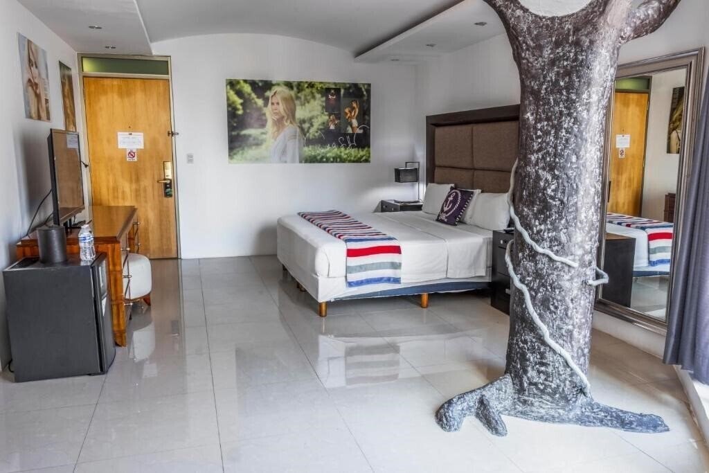 Отель Mayafair Design Hotel 3*