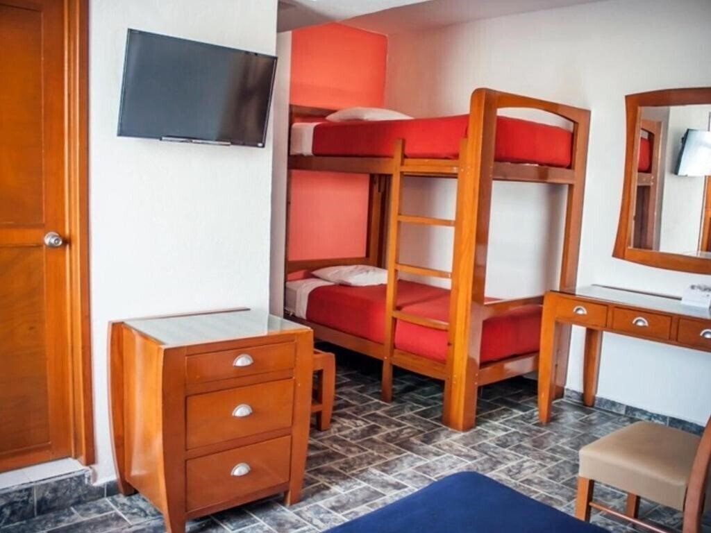 Фото Soberanis Hostal 3*