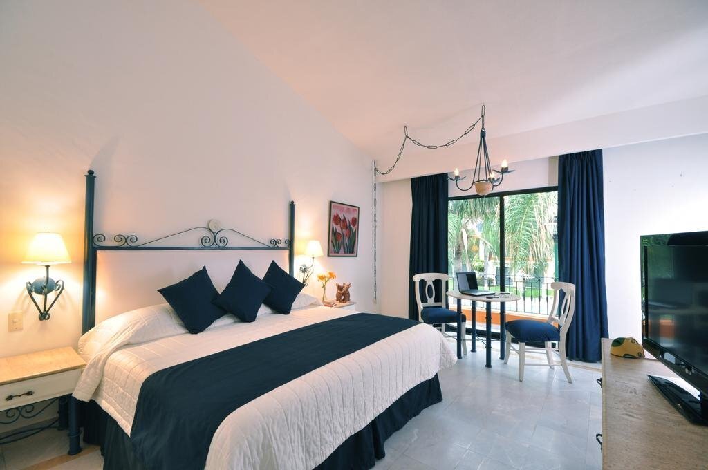 Отель Mision Colima 4*