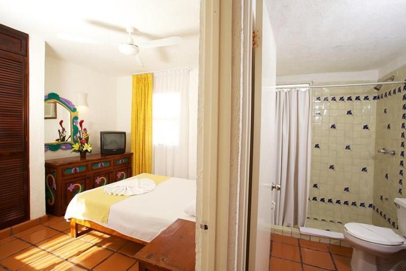 Фото Tukan Hotel Beach Club 4*