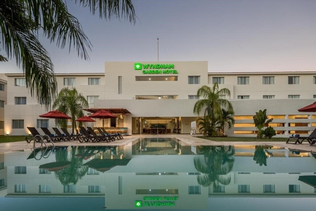 Отель Wyndham Garden Playa Del Carmen 3*