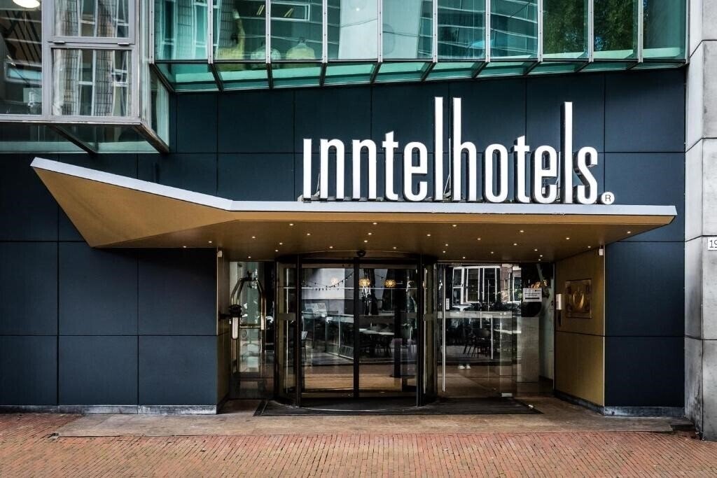 Отель Inntel Hotels Amsterdam Centre 4*