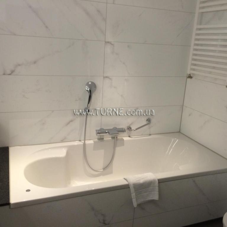 Отель Schiphol A4 4*