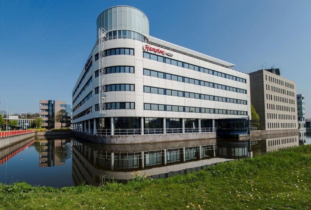 Отель Hampton By Hilton Amsterdam Airport Schiphol 3*