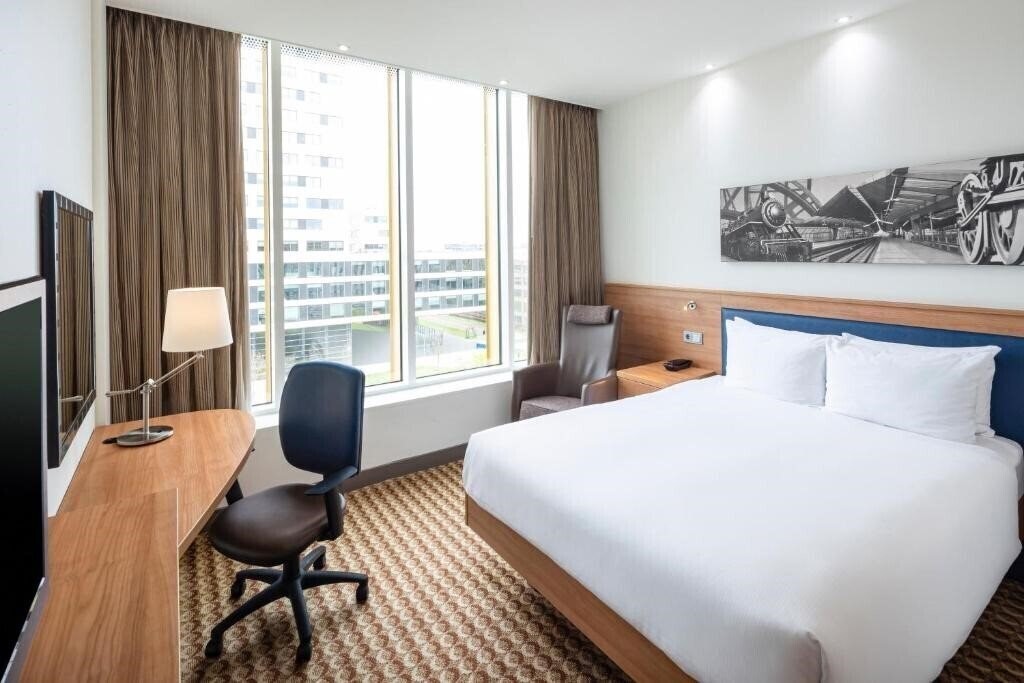 Фото Hampton By Hilton Amsterdam Airport Schiphol 3*