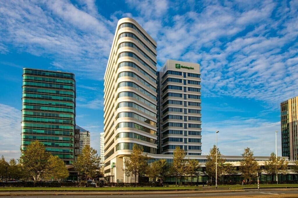 Картинка Holiday Inn Express Arena Towers 3*