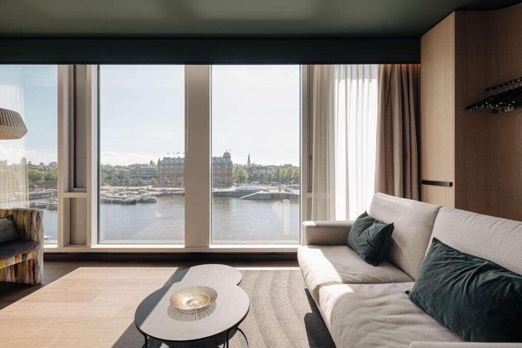 Изображение DoubleTree by Hilton Amsterdam Centraal Station 4*