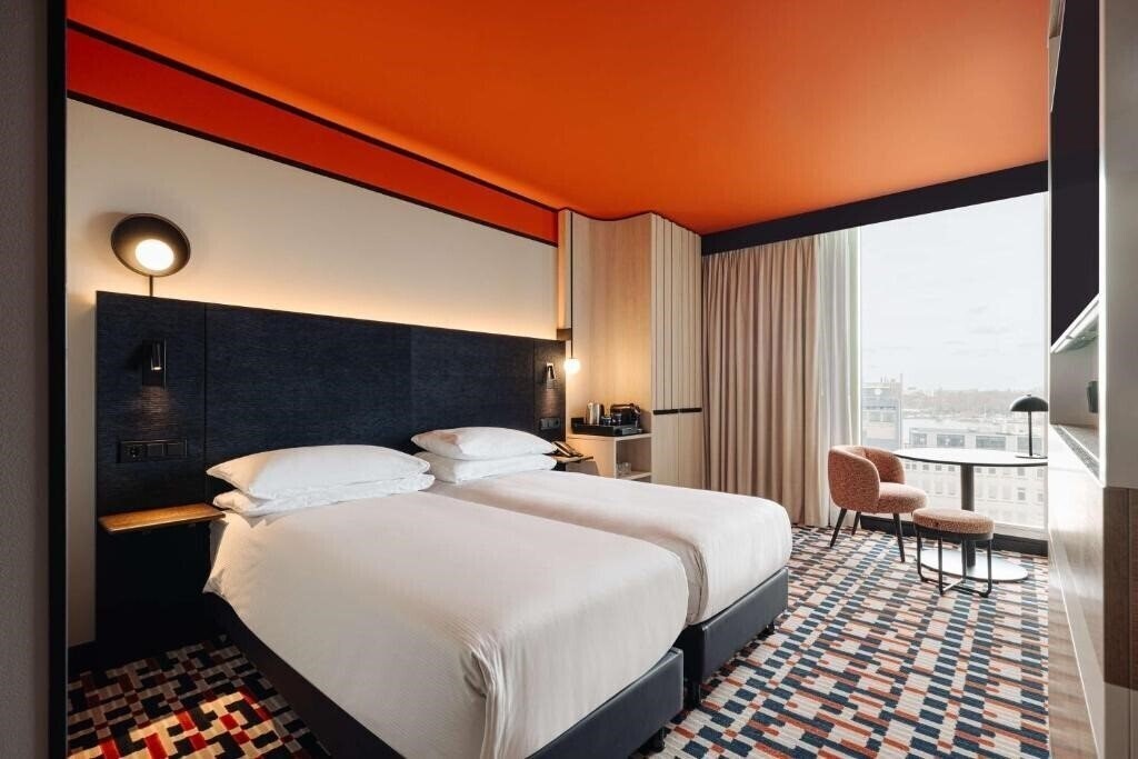 Картинка DoubleTree by Hilton Amsterdam Centraal Station 4*