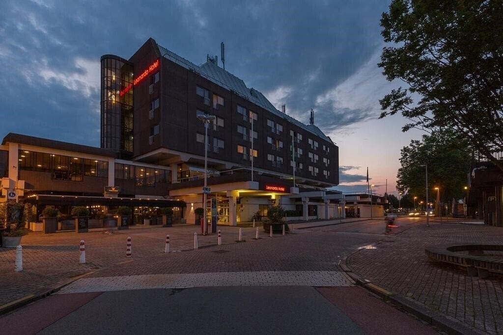Отель Apollo Lelystad City Centre 4*