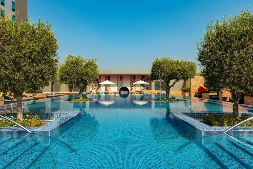 Отель Aloft Abu Dhabi 4*