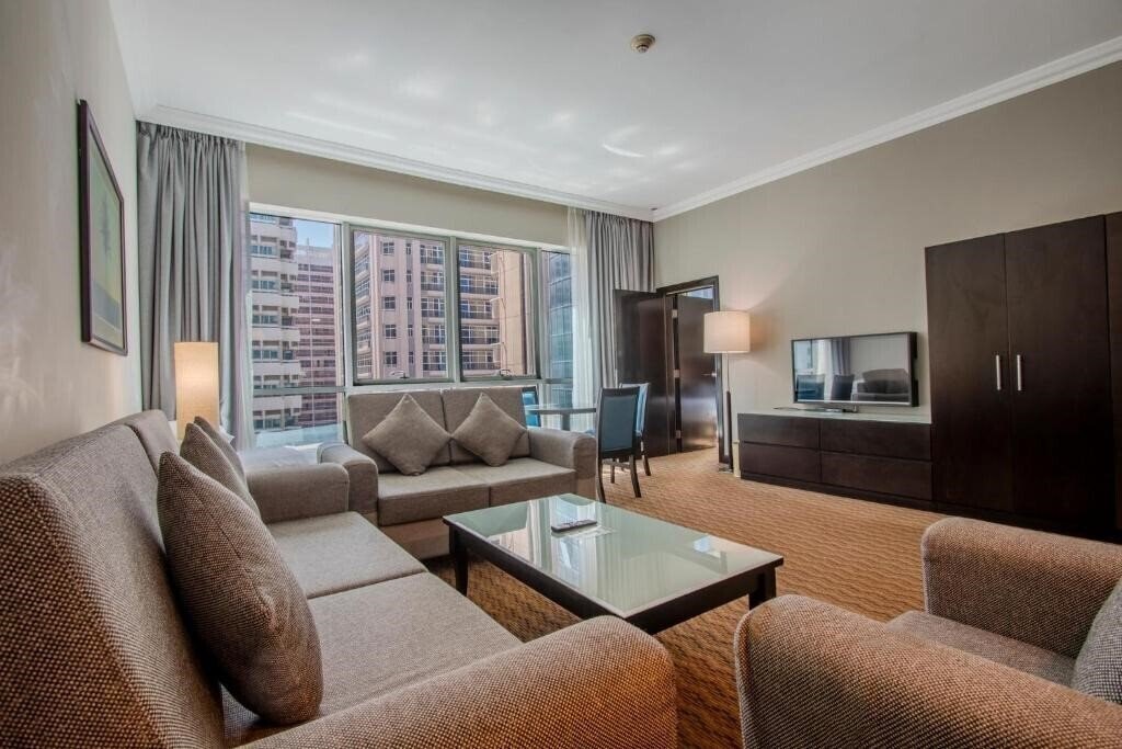 Отель Al Manzel 4*