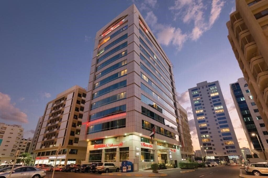 Отель Ramada Downtown Abu Dhabi 4*