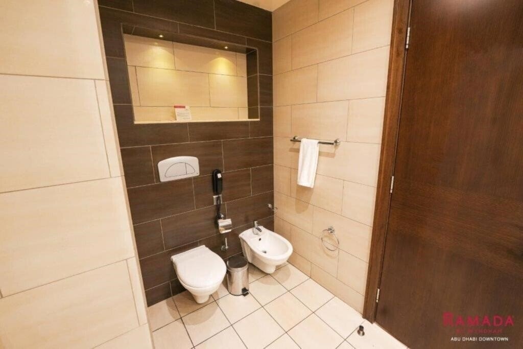 Изображение Ramada Downtown Abu Dhabi 4*