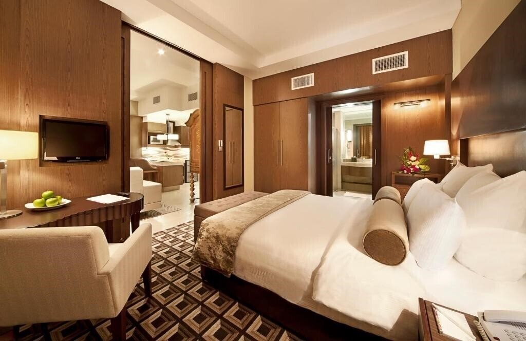 Отель Oaks Liwa Executive Suites 4*