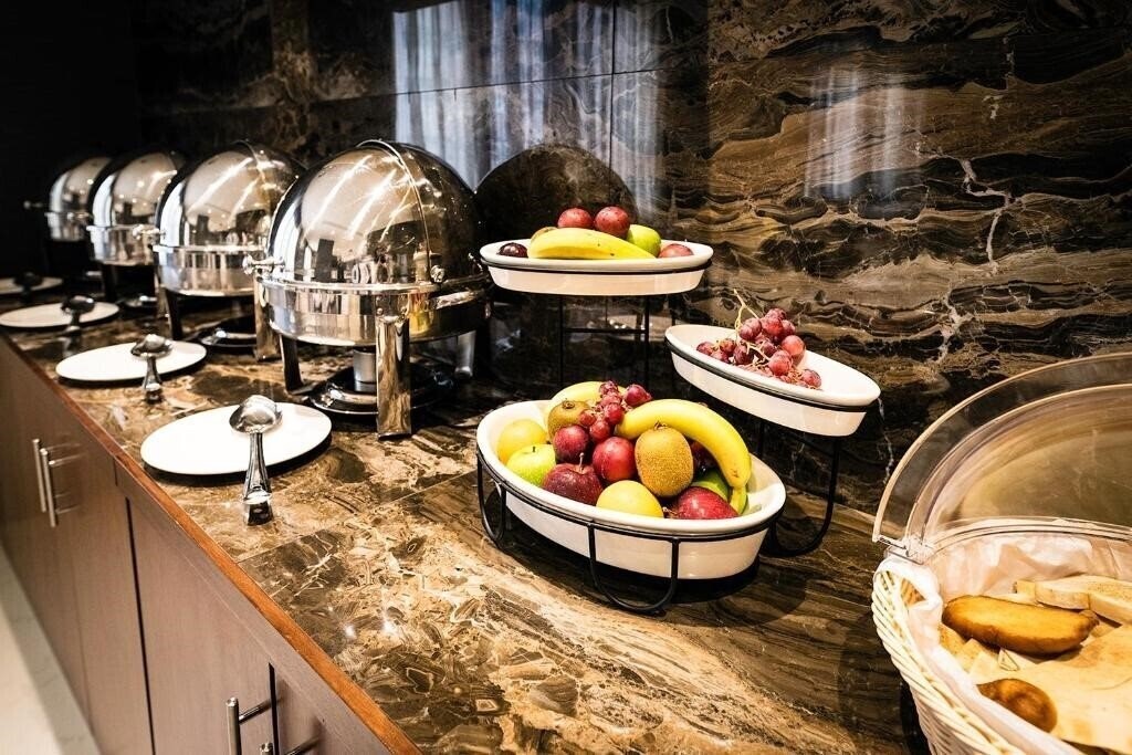 Изображение Emirates Plaza Hotel 2*