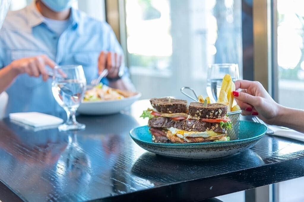 Изображение Le Meridien Abu Dhabi Resort 4*