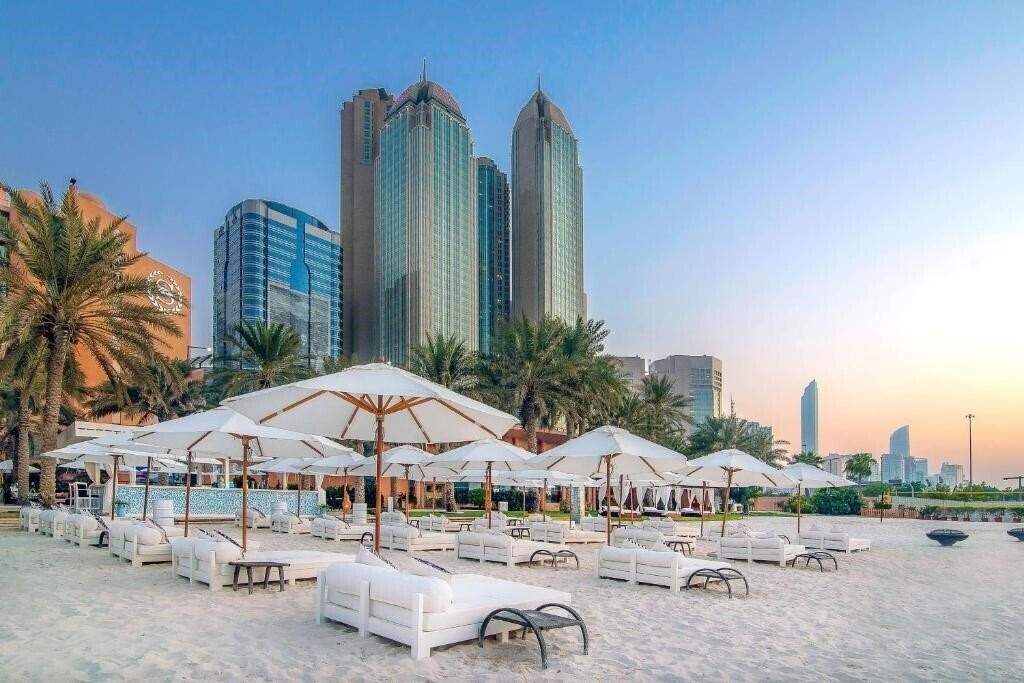Отель Sheraton Abu Dhabi Hotel & Resort 5*