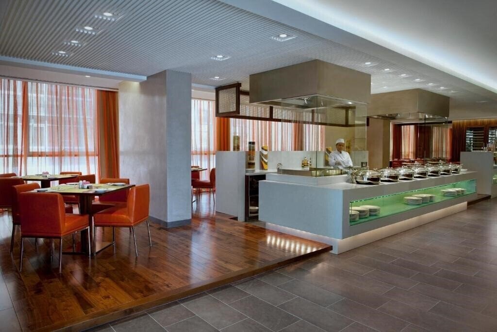 Изображение Centro Al Manhal (ex. Centro Al Manhal by Rotana ) 3*