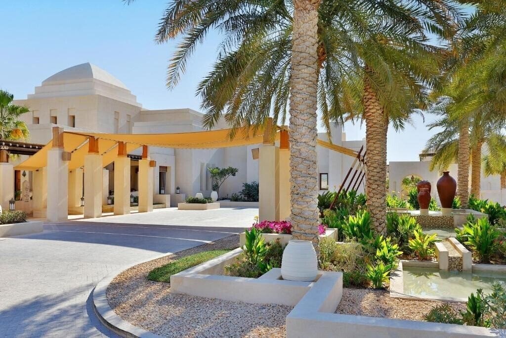Отель Al Wathba, A Luxury Collection Desert Resort And S 5*