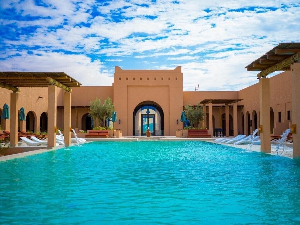 Фотография Bab Al Nojoum Bateen Liwa 4*