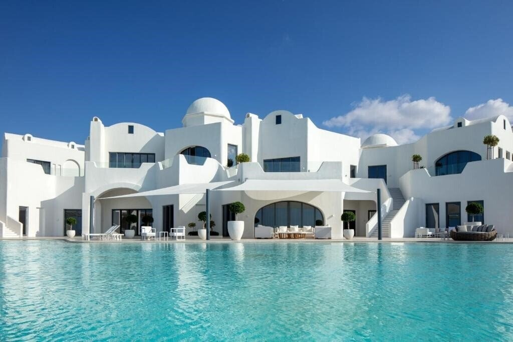 Отель Anantara Santorini Abu Dhabi Retreat 5*