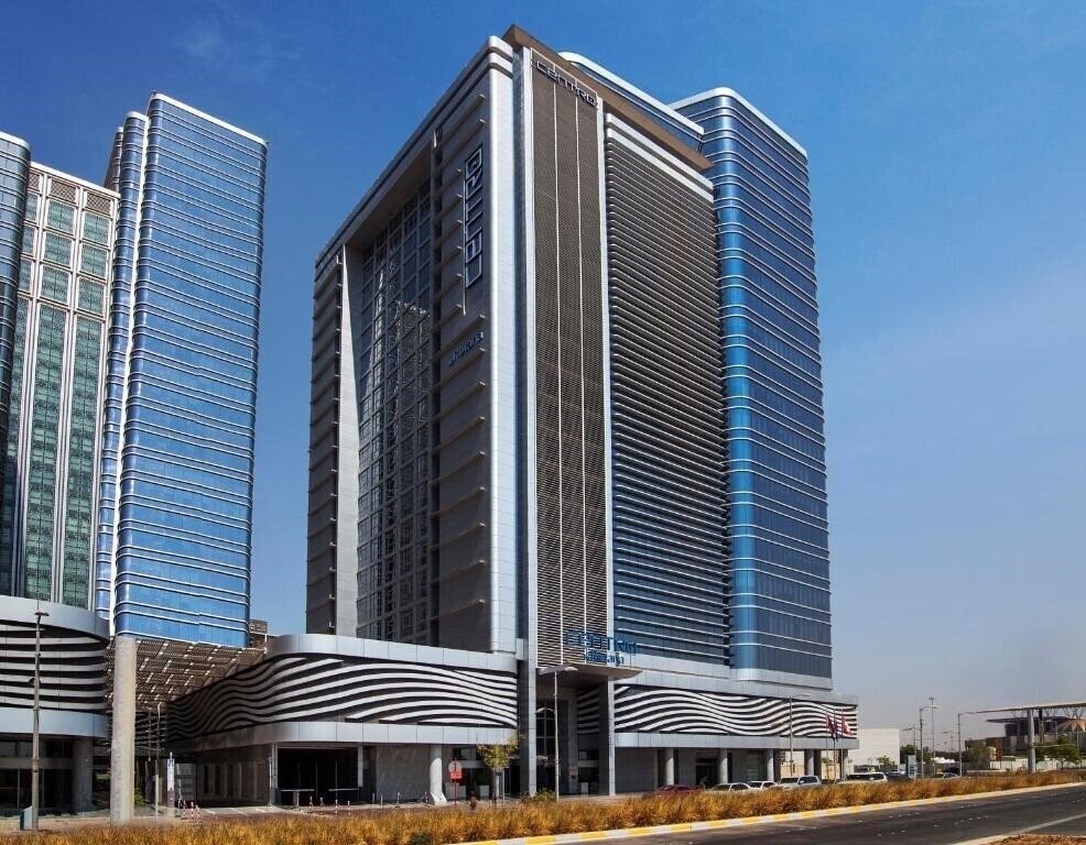 Отель Centro Capital Center (ex. Centro Capital Center by Rotana) 3*