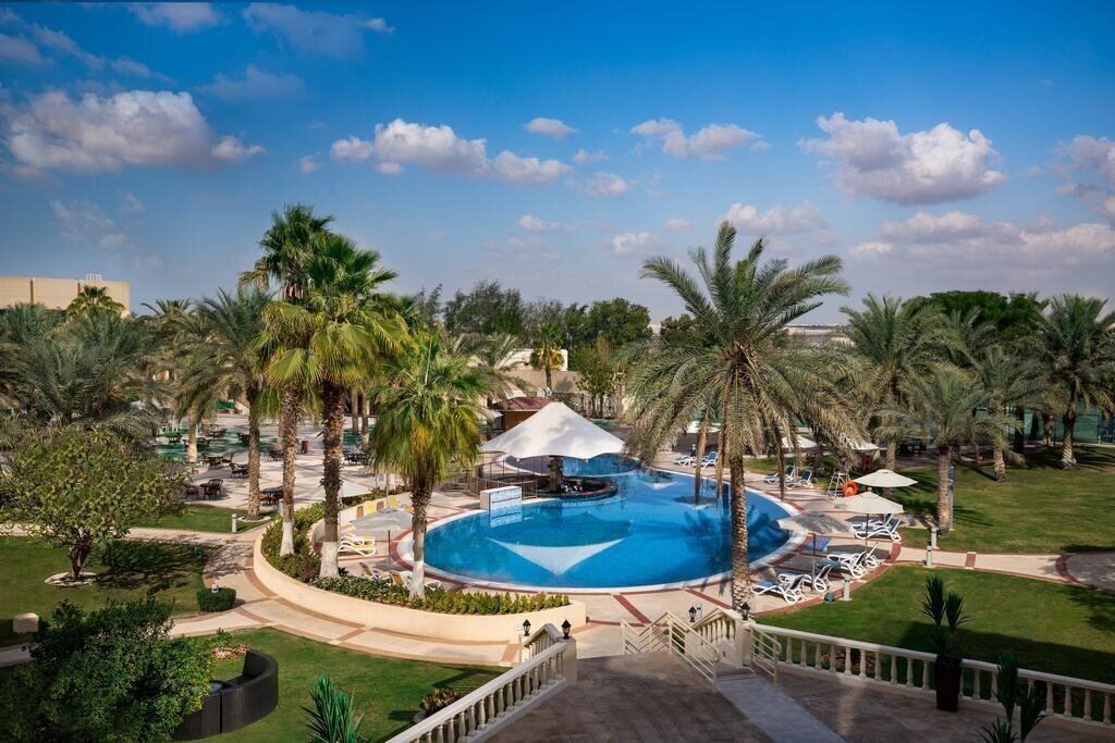 Отель Mafraq Hotel Abu Dhabi 4*