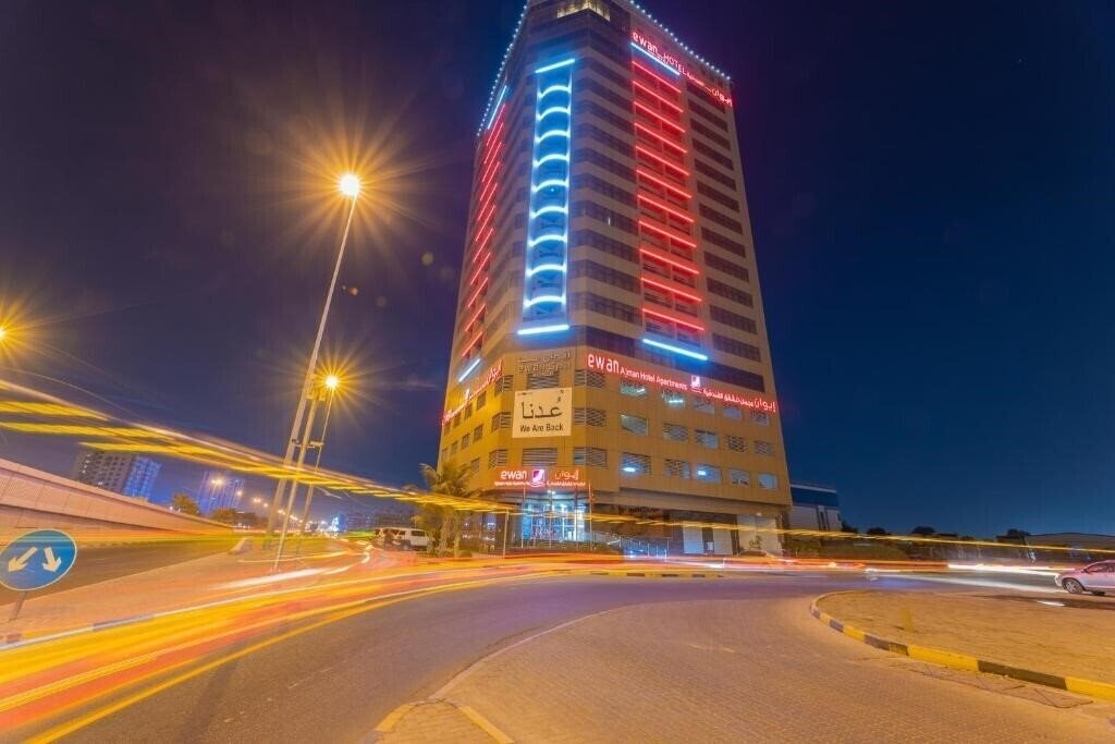 Отель Ewan Hotel Apartments (ex. Ewan Ajman Suites Hotel, Ewa Ajman Suites, Ewan Suites Hotel) 4*
