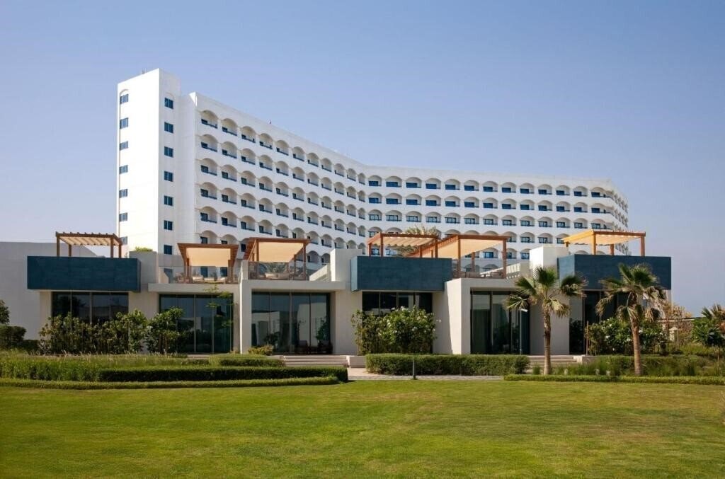 Отель Ajman Hotel & Villas by Blazon Hotels 5*