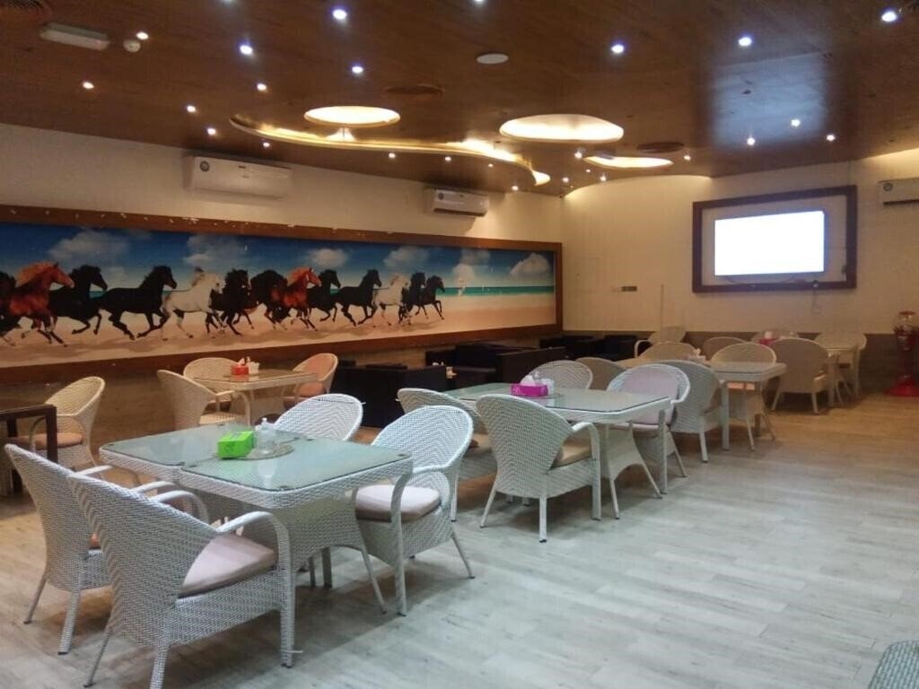 Картинка Corniche Palace Hotel 3*