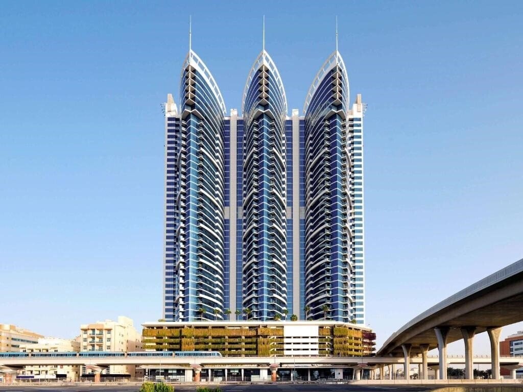 Отель Novotel Dubai Al Barsha Hotel 4*