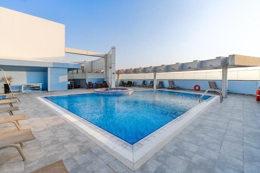 Изображение Carlton Al Barsha (ex. Ramada Chelsea Hotel Al Barsha) 4*