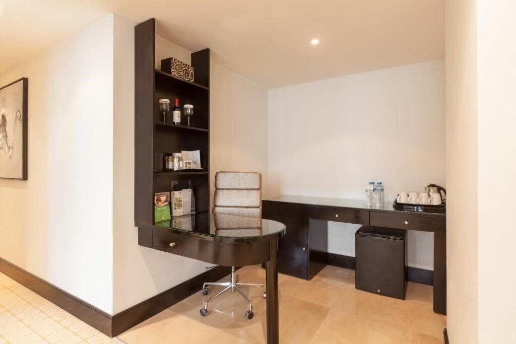 Отель Excelsior Hotel Downtown Dubai 4*