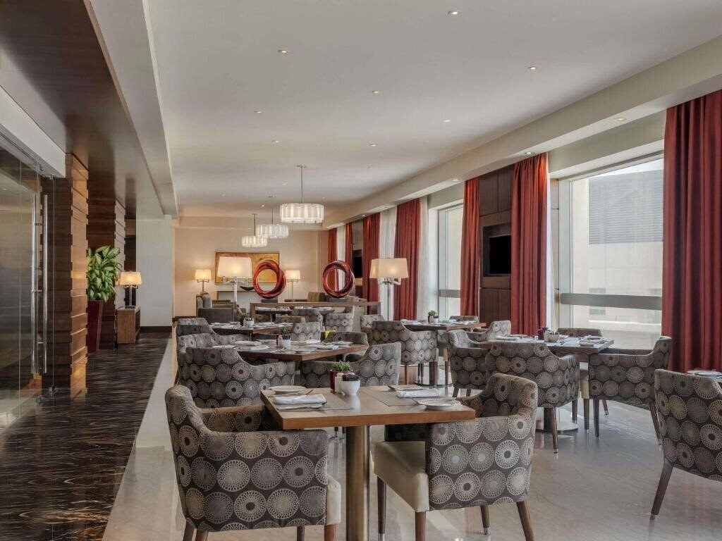 Фотография Al Ghurair Hotel Managed By Accorhotels 5*