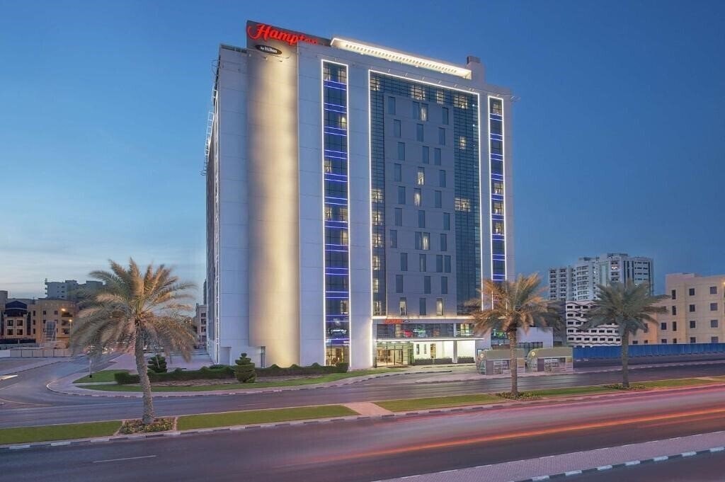 Отель Hampton By Hilton Dubai Airport 3*