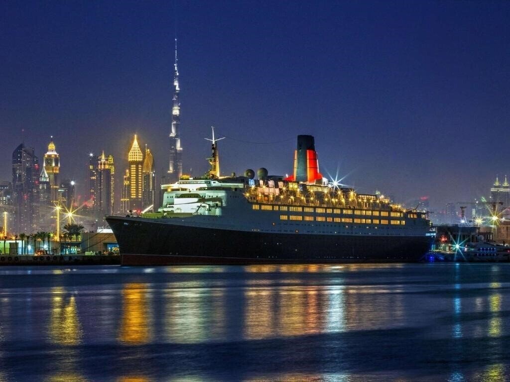 Отель Queen Elizabeth 2 4*