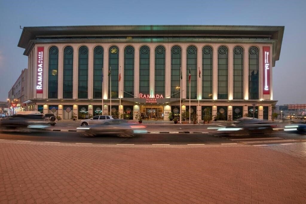 Отель Ramada Plaza by Wyndham Dubai Deira (ex. Best Western Premier Deira, Traders Hotel Dubai, Traders Hotel by Shangri-La) 4*