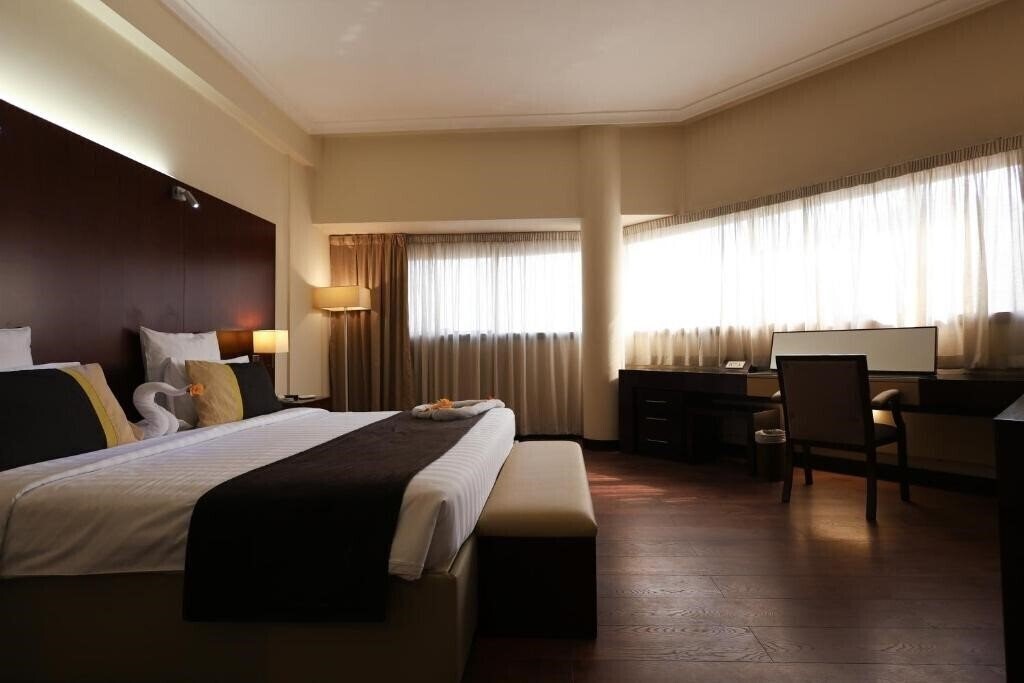 Фото Aavri Hotel 4*