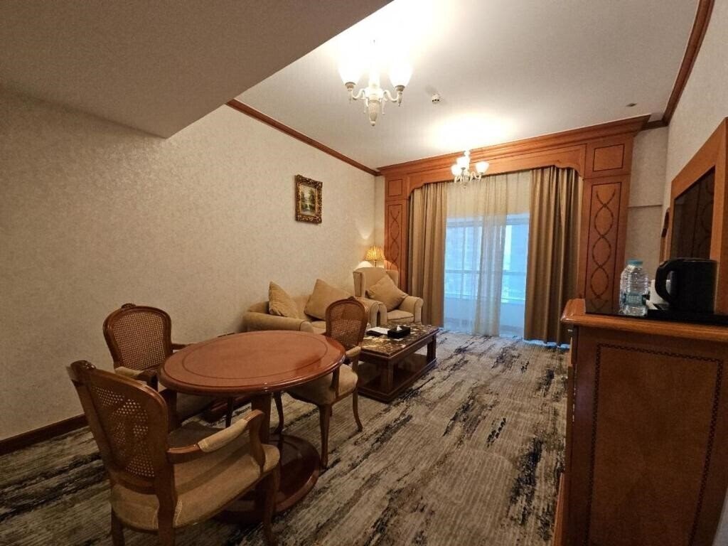 Изображение Royal Concorde Hotel & Suites Dubai 4*