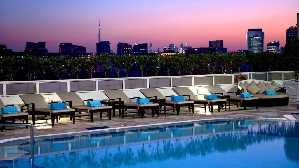 Отель Crowne Plaza Dubai Deira 5*