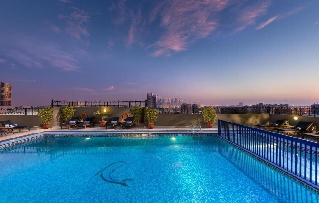 Изображение Savoy Central Hotel Apartments 4*