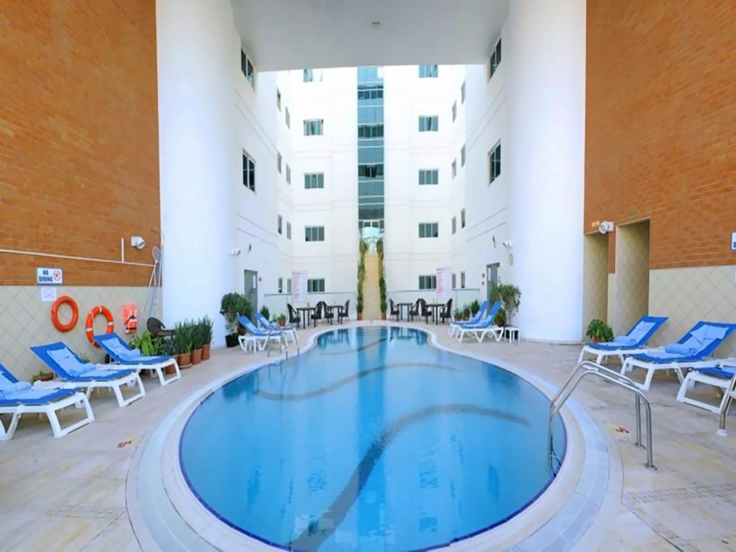 Фотография Lotus Downtown Metro Hotel Apt 4*