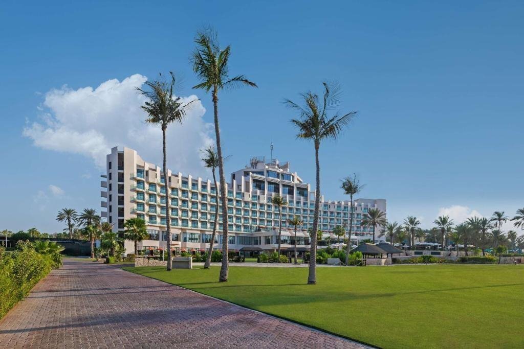 Отель JA Beach Hotel (ex. Ja Jebel Ali Beach Hotel) 5*