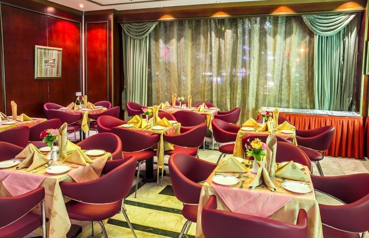 Фото Ramee Guestline Hotel Al Rigga 2*