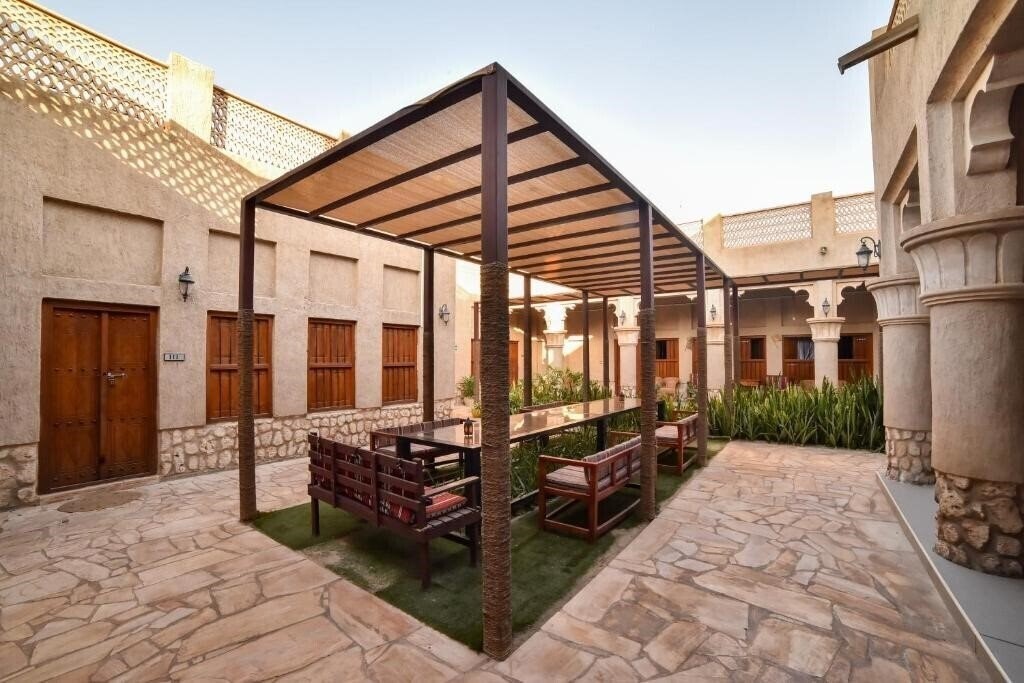Изображение Ahmedia Heritage Guest House Dubai Apt апартаменты